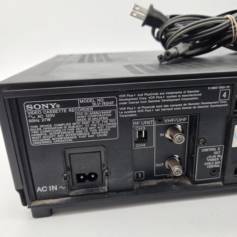 Sony SLV-740HF Hi-Fi VHS VCR Player Recorder w/ AV Cables - TESTED *no Remote*